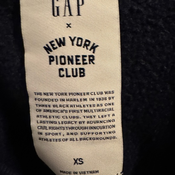 Women’s Gap Sweatshirt - XS - Picture 4 of 5